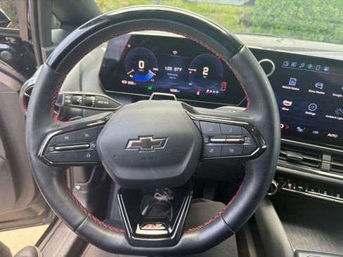 Used 2024 Chevrolet Equinox EV RS FWD image 6
