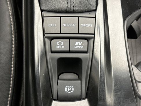 Used 2025 Toyota Camry SE w/ Convenience Package AWD/4WD image 17