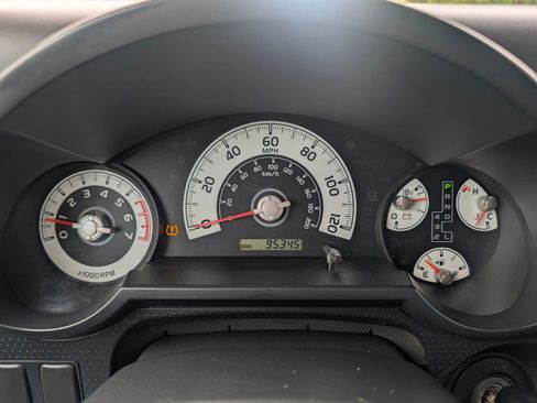 Used 2008 Toyota FJ Cruiser 2WD image 28