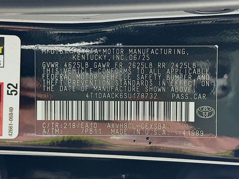 Used 2025 Toyota Camry SE image 31