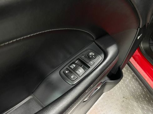 Used 2016 Dodge Challenger R/T Scat Pack w/ Leather Interior Group image 18