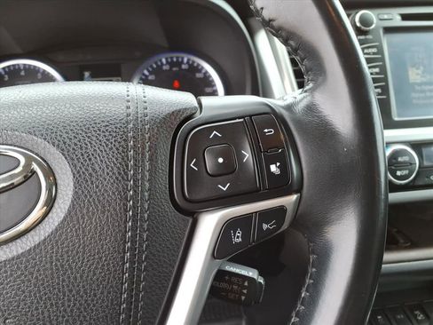 Used 2017 Toyota Highlander XLE image 20