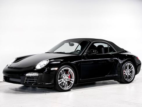 Used 2011 Porsche 911 Carrera 4S image 6