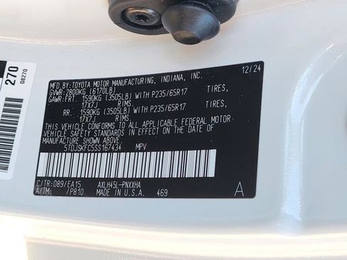 Used 2025 Toyota Sienna XLE image 37