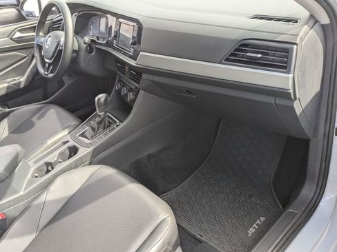 Used 2019 Volkswagen Jetta SE image 27