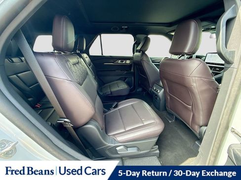 Used 2025 Ford Explorer Platinum w/ LUX Leather Package AWD/4WD image 31