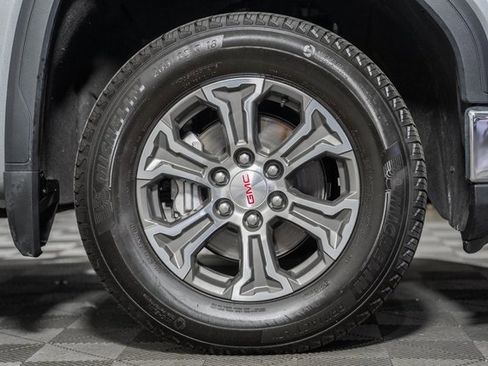 Used 2025 GMC Sierra 1500 SLT image 18