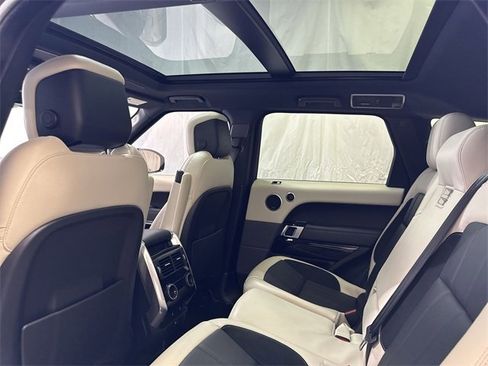 Used 2021 Land Rover Range Rover Sport HST image 14