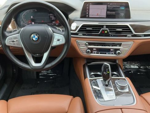 Used 2020 BMW 740i xDrive w/ Cold Weather Package AWD/4WD image 12