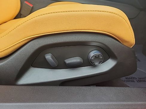 Used 2023 Chevrolet Corvette Stingray Preferred Cpe w/ Battery Protection Package image 18