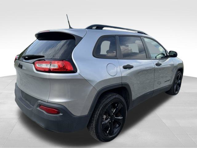 Used 2017 Jeep Cherokee Sport FWD image 9