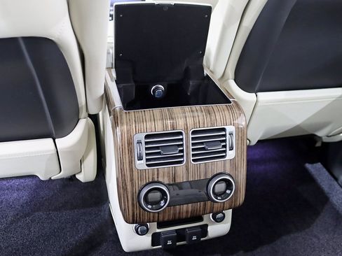 Used 2018 Land Rover Range Rover Long Wheelbase Supercharged image 27