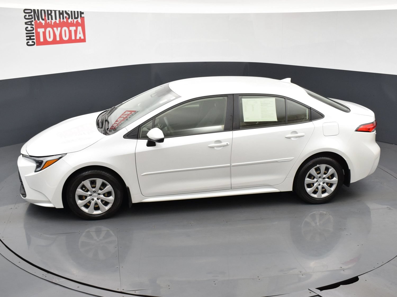 Used 2025 Toyota Corolla LE FWD image 28