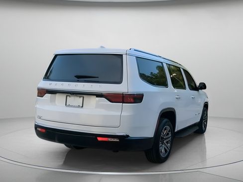 Used 2023 Jeep Wagoneer 4WD w/ Premium Group I image 26