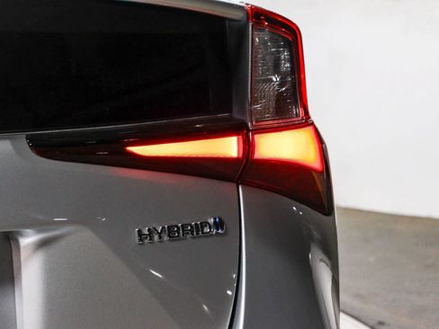 Certified 2022 Toyota Prius LE FWD image 12