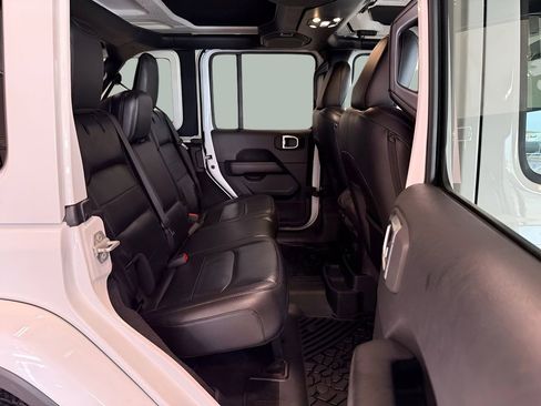 Used 2020 Jeep Wrangler Unlimited Sahara AWD/4WD image 13