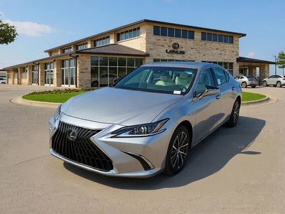 New 2025 Lexus ES 350 w/ Premium Package