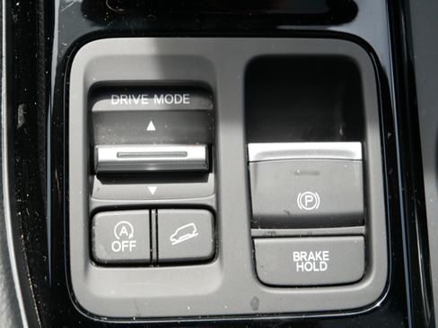 Certified 2025 Honda Pilot Black Edition image 32