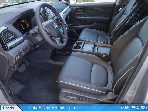 New 2026 Honda Odyssey Touring image 15