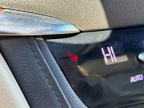 Used 2017 Cadillac XT5 Luxury w/ Driver Awareness Package image 42