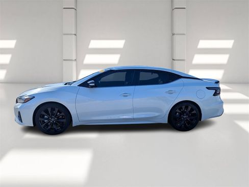 Used 2023 Nissan Maxima SR w/ Sport Mat Group image 7