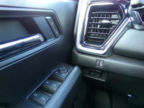 New 2025 GMC Canyon Elevation w/ Convenience Package image 21