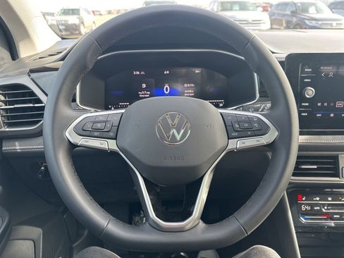 New 2026 Volkswagen Taos SE AWD/4WD image 36