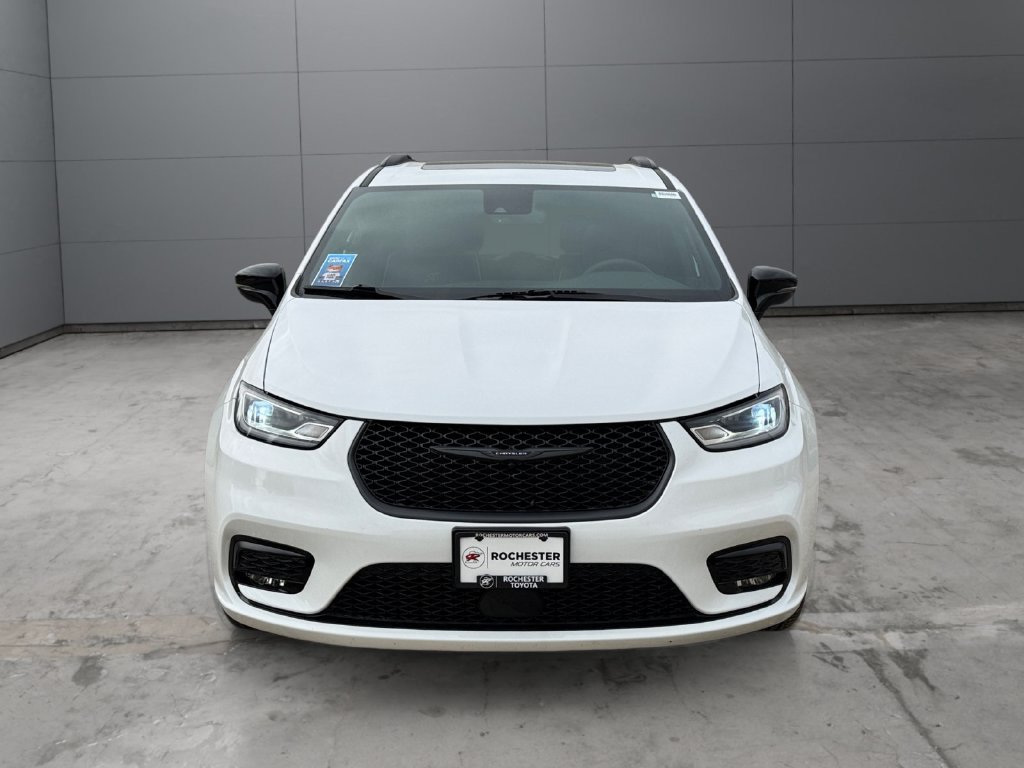 Used 2025 Chrysler Pacifica Limited FWD image 8