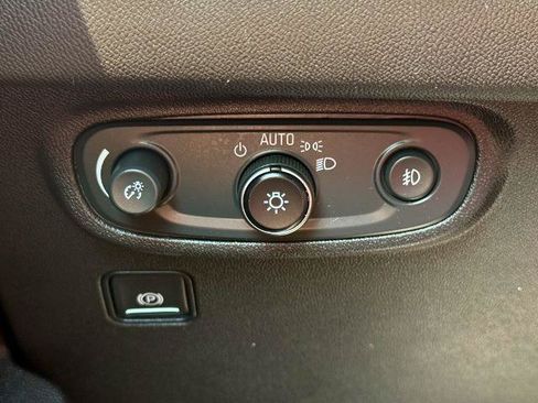 Used 2021 GMC Terrain SLT w/ Infotainment Package II AWD/4WD image 27