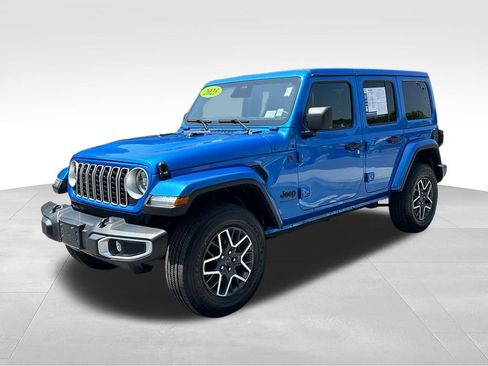 Used 2025 Jeep Wrangler Unlimited Sahara AWD/4WD image 3