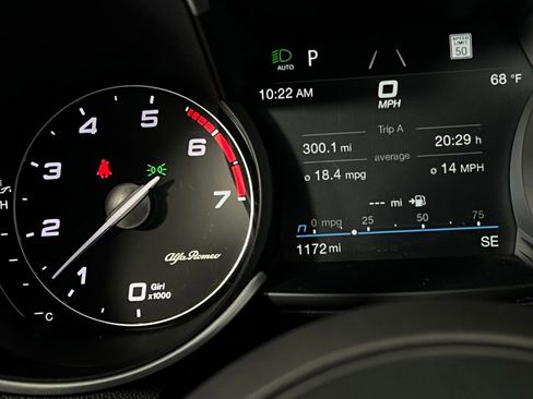 Used 2023 Alfa Romeo Giulia Veloce image 14