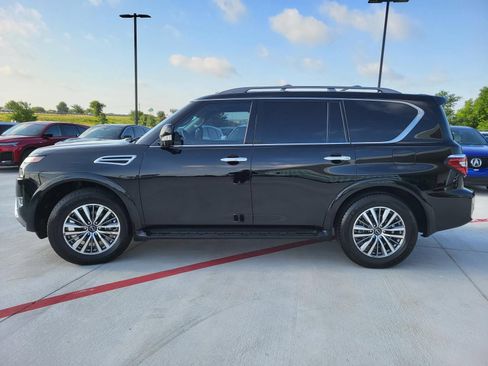 Used 2023 Nissan Armada SL w/ Captain's Chairs Package AWD/4WD image 3