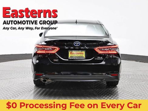 Used 2022 Toyota Camry XLE FWD image 6
