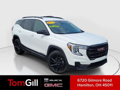 Used 2023 GMC Terrain SLE w/ Driver Convenience Package FWD image 1