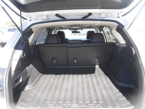 Used 2018 Subaru Outback 2.5i Limited image 27