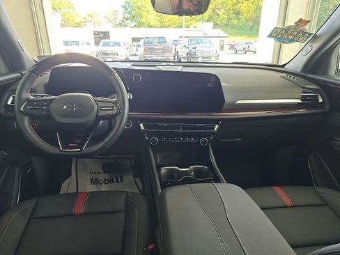 Certified 2024 Chevrolet Traverse RS w/ LPO, Floor Liner Package image 11