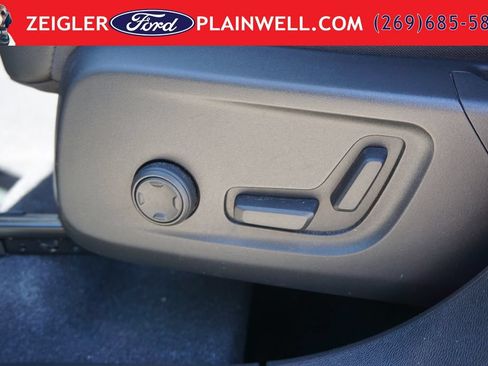 Used 2024 Volvo XC40 B5 Core AWD/4WD image 21