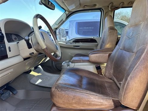 Used 2005 Ford F350 Lariat image 11