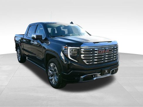 Used 2023 GMC Sierra 1500 Denali w/ Denali Reserve Package AWD/4WD image 17