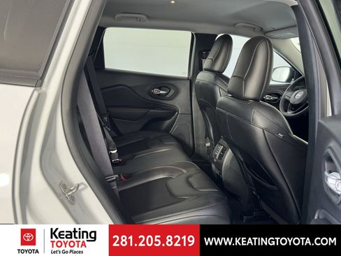 Used 2022 Jeep Cherokee Trailhawk w/ Trailer Tow Group image 19