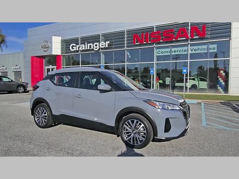 Used 2023 Nissan Kicks SV FWD image 17