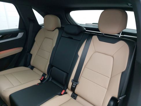 New 2026 Porsche Cayenne image 16