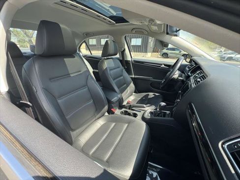 Used 2017 Volkswagen Jetta SEL FWD image 24