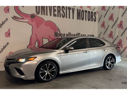 Used 2020 Toyota Camry SE FWD image 7