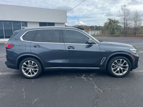 Used 2021 BMW X5 sDrive40i w/ Premium Package image 4