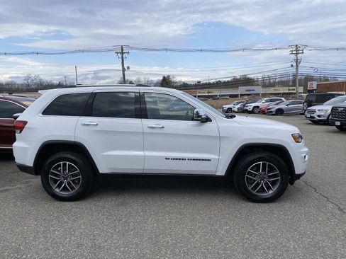 Certified 2022 Jeep Grand Cherokee Limited AWD/4WD image 2