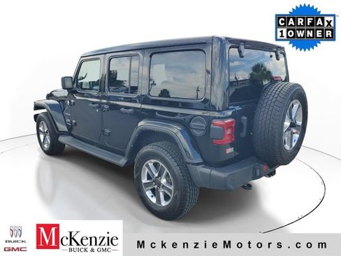 Used 2022 Jeep Wrangler Unlimited Sahara w/ LED Lighting Group AWD/4WD image 3