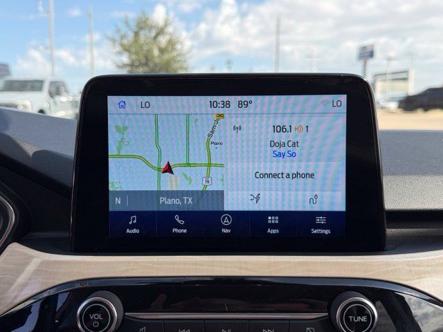 Used 2022 Ford Escape Titanium w/ Titanium Premium Package FWD image 17