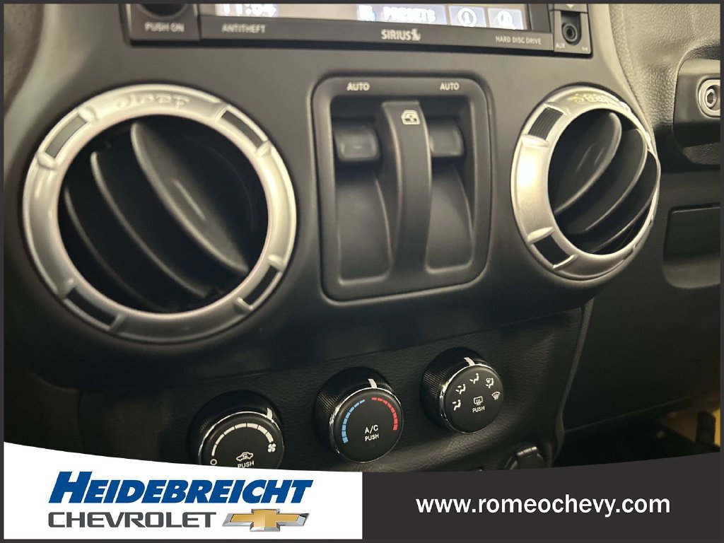 Used 2015 Jeep Wrangler Sahara w/ Connectivity Group AWD/4WD image 24