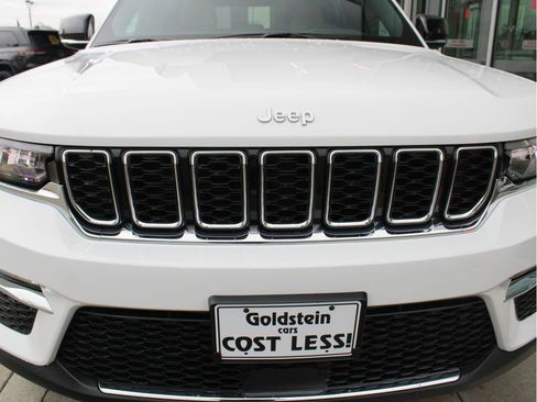 New 2025 Jeep Grand Cherokee Limited image 2